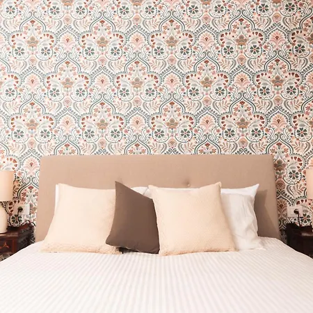 Red-house * Адехе